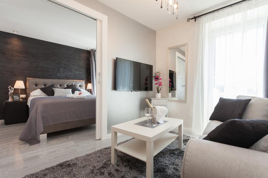 Royal Apartments Ρόβινι Εξωτερικό φωτογραφία